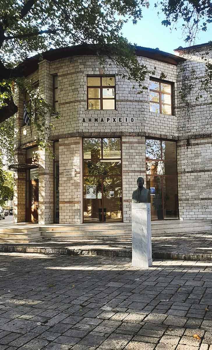 The town hall in the central square of Thermos.